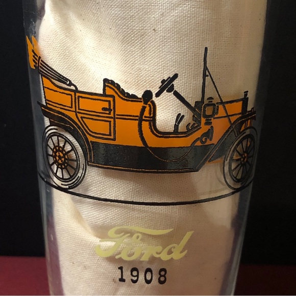 Vintage Hazel-Atlas Glass Co., Featuring An Early 1908 Ford & A 1913 Chevrolet - Picture 5 of 16